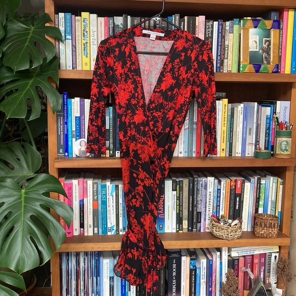 DIANE VON FURSTENBURG Irina silk wrap dress size 2 - Picture 7 of 16